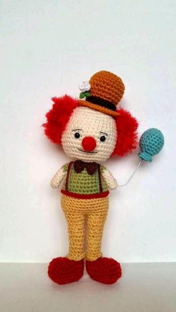 🎈 Payaso Clásico con Globo – Amigurumi Hecho a Mano