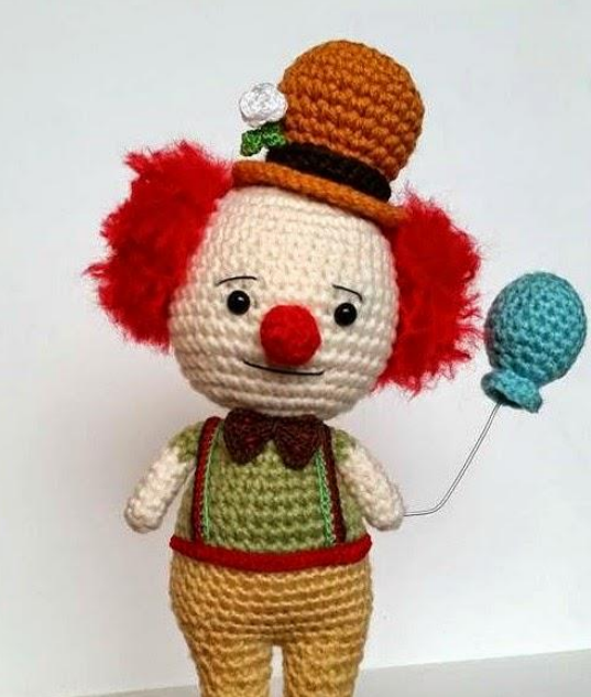 🎈 Payaso Clásico con Globo – Amigurumi Hecho a Mano
