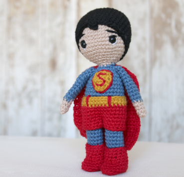 🦸‍♂️ Amigurumi Superman – Hecho a Mano