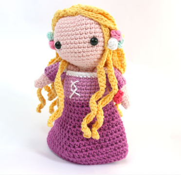 👑 Amigurumi Princesa Medieval – Hecho a Mano
