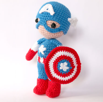 🛡️ Amigurumi Capitán América – Hecho a Mano