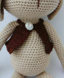 🐇 Conejito Beige con Bufanda – Amigurumi Hecho a Mano