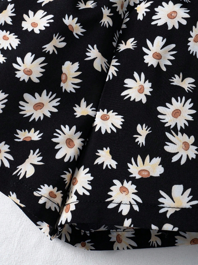 🌼 Shorts Infantiles – Margaritas Pierna Ancha