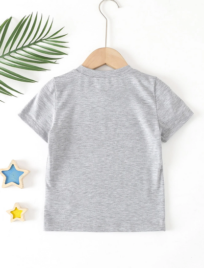 👕 Camiseta Infantil – Letras Divertidas de Verano