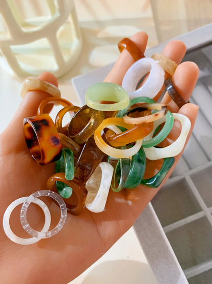 Anillos de resina multicolor estilo bohemio - al azar