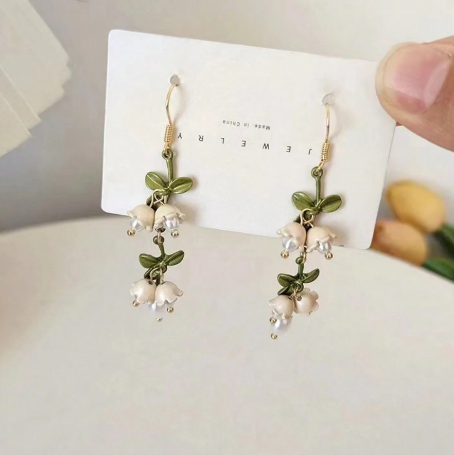 🌼 Pendientes Florales – Diseño Natural con Perlas