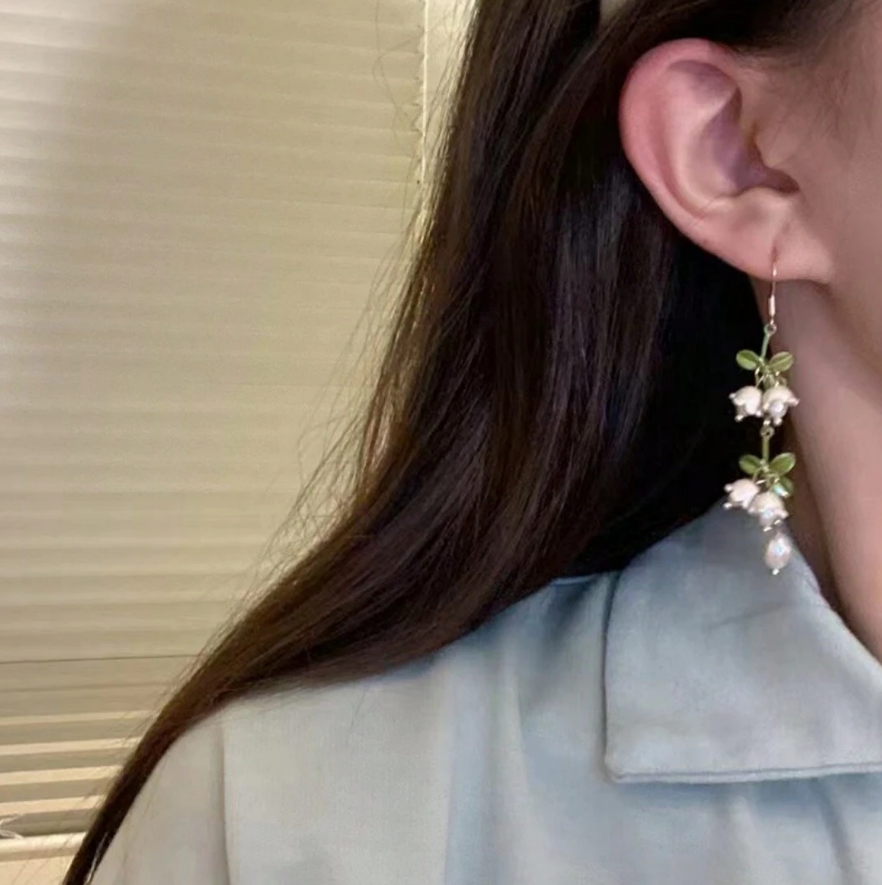 🌼 Pendientes Florales – Diseño Natural con Perlas