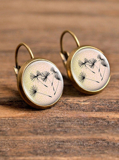🌬️ Pendientes Bohemios – Diseño Redondo con Ilustración de Diente de León