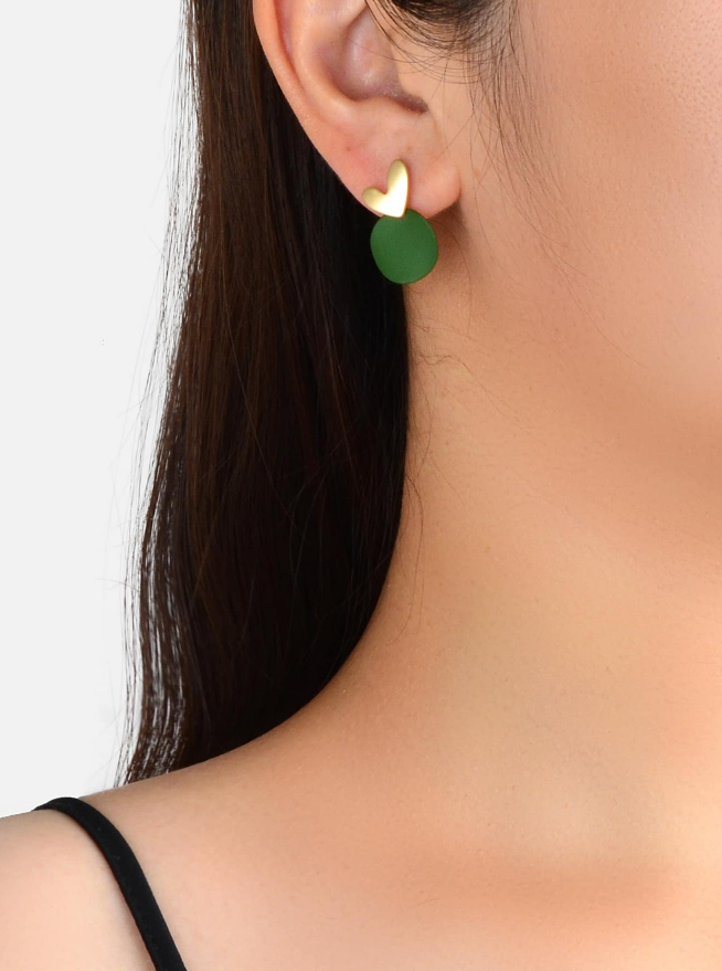 Pendientes Modernos – Corazón Dorado y Disco