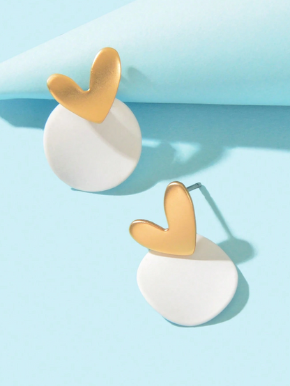 Pendientes Modernos – Corazón Dorado y Disco