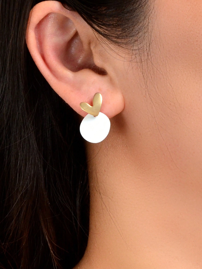 Pendientes Modernos – Corazón Dorado y Disco