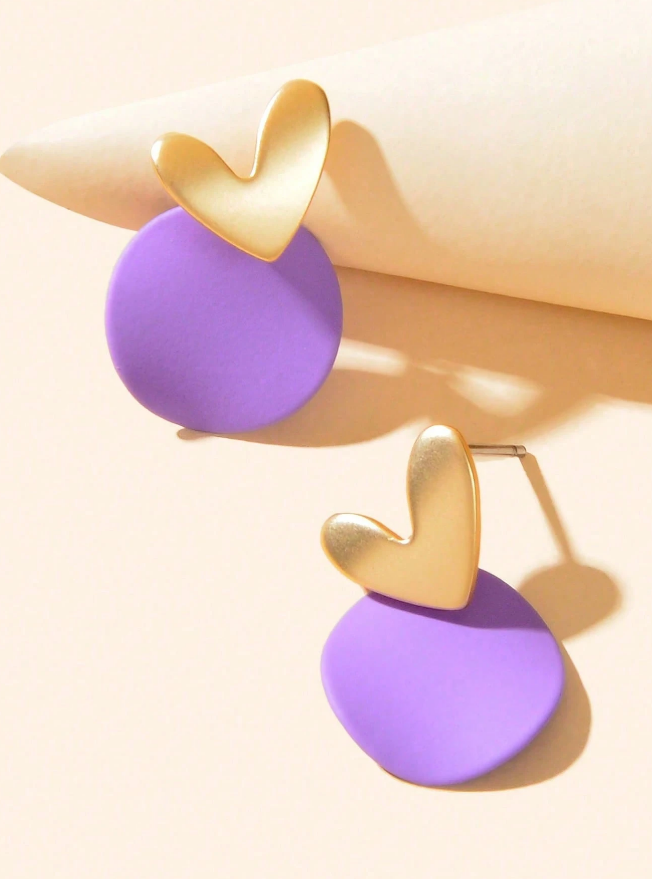 Pendientes Modernos – Corazón Dorado y Disco