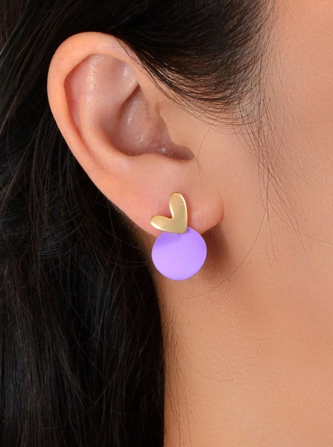 Pendientes Modernos – Corazón Dorado y Disco