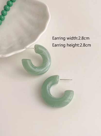 💚 Pendientes Geométricos – Verde Jade & Silueta Redonda