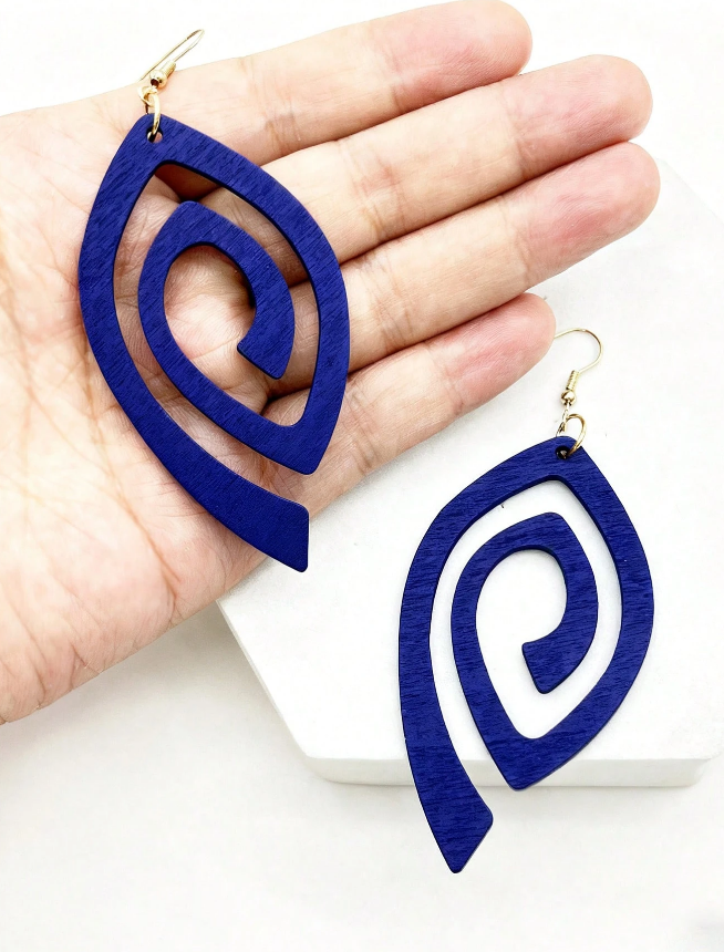💙 Pendientes de Madera – Espiral Azul Marino & Silueta Geométrica