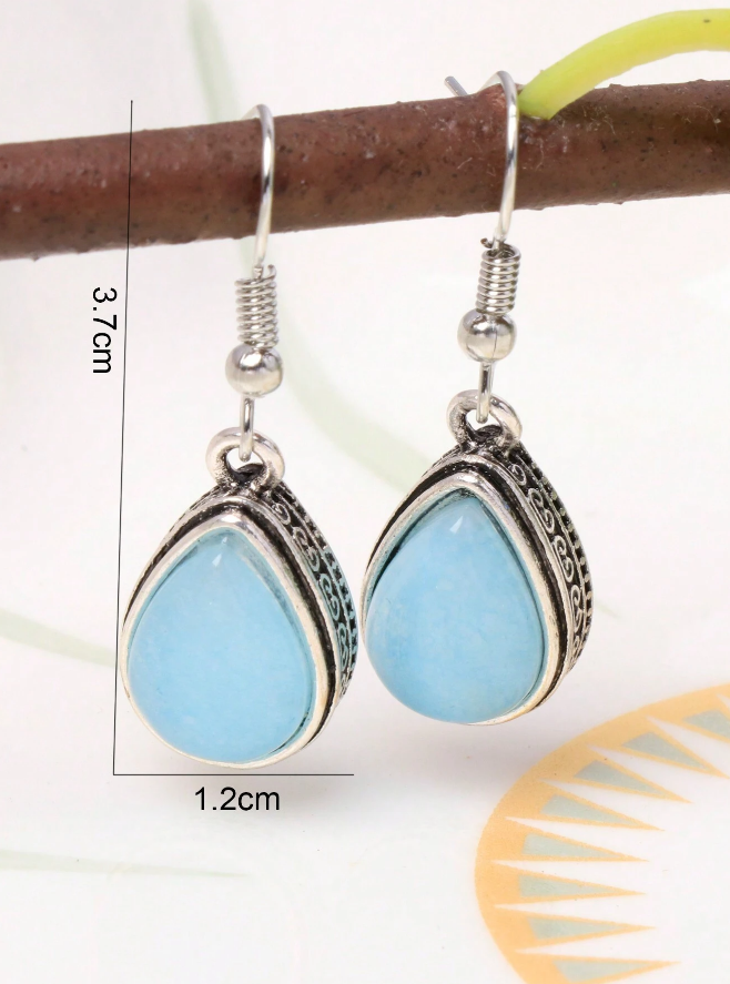 💎 Pendientes Elegantes – Gema Celeste & Halo de Diamantes de Imitación