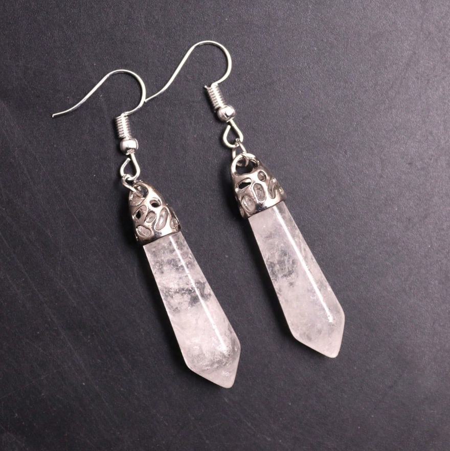 🔮 Pendientes Cristal – Punta Doble & Marco Plateado