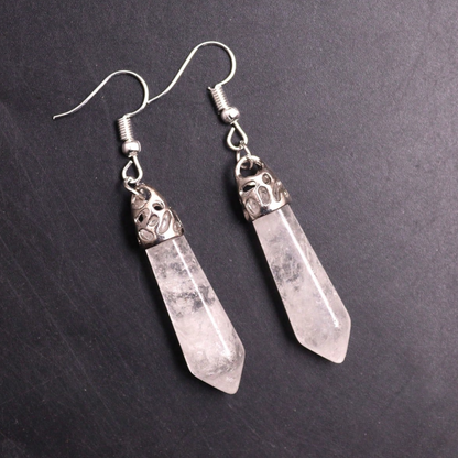 🔮 Pendientes Cristal – Punta Doble & Marco Plateado