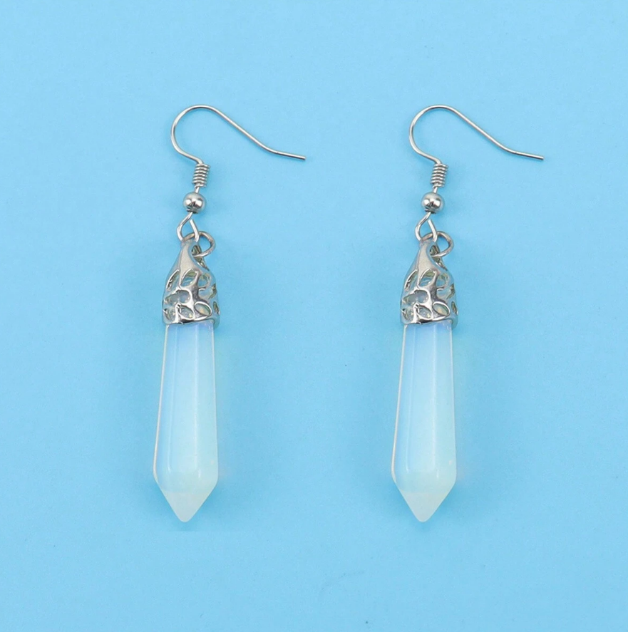 🔮 Pendientes Cristal – Punta Doble & Marco Plateado