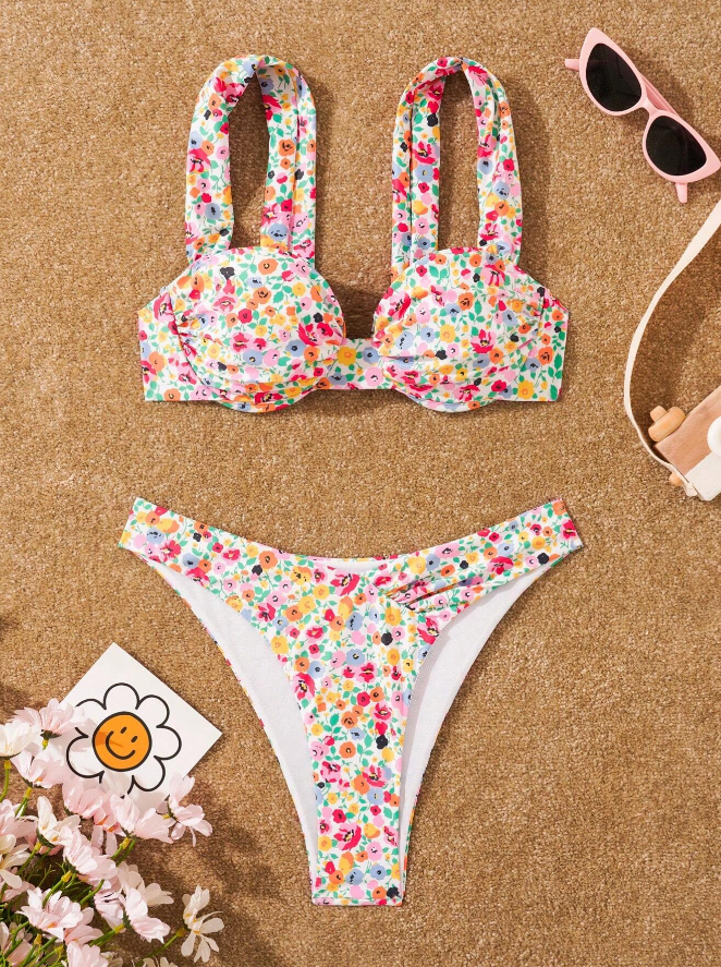 🌸 Conjunto de Bikini con Estampado de Flores Pequeñas
