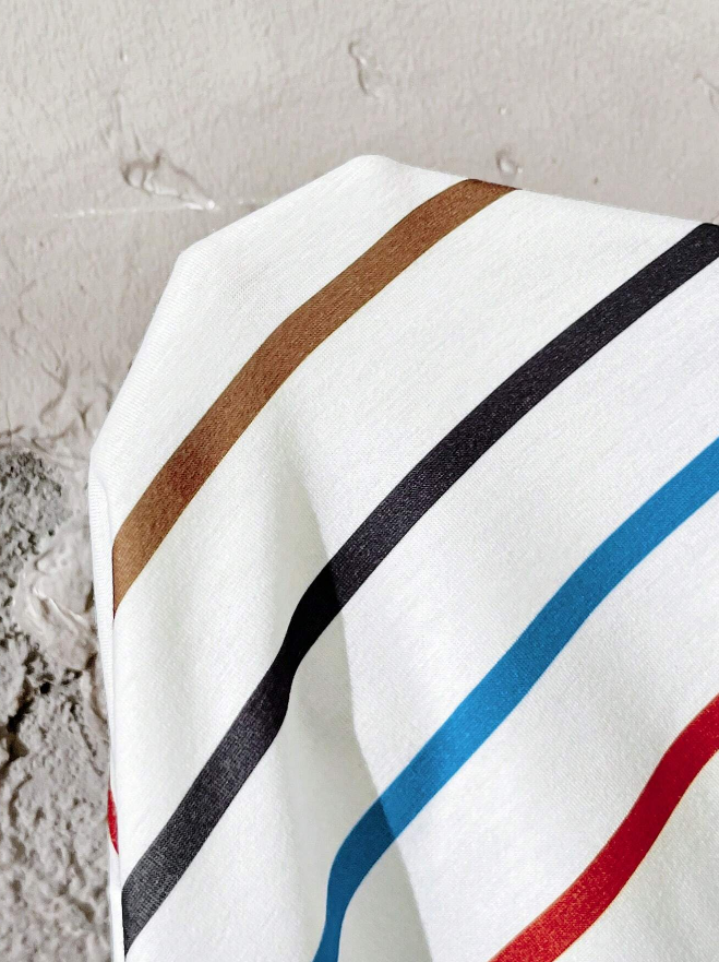 🌈 Camiseta de Punto Casual y Ajustada con Cuello en U y Rayas de Arcoíris