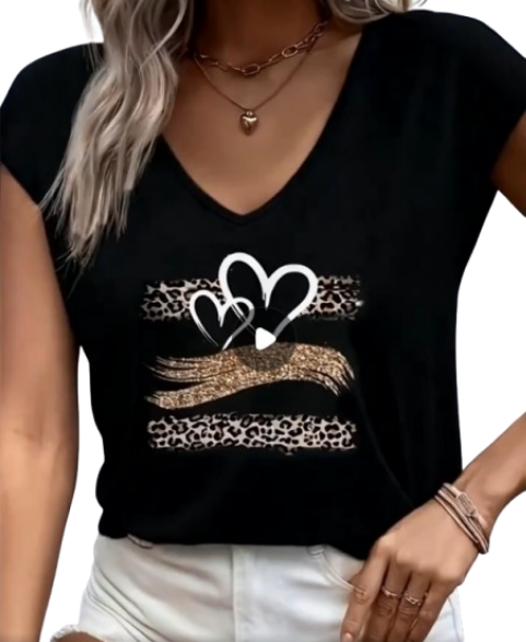 🐆 Blusa Cuello V Estampado Leopardo & Corazones