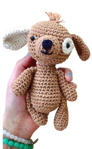 🐶 Perrito Marrón Oreja Blanca – Amigurumi Hecho a Mano